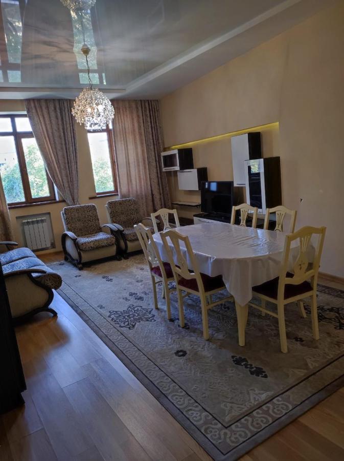 2 Room Flat Almatı Dış mekan fotoğraf